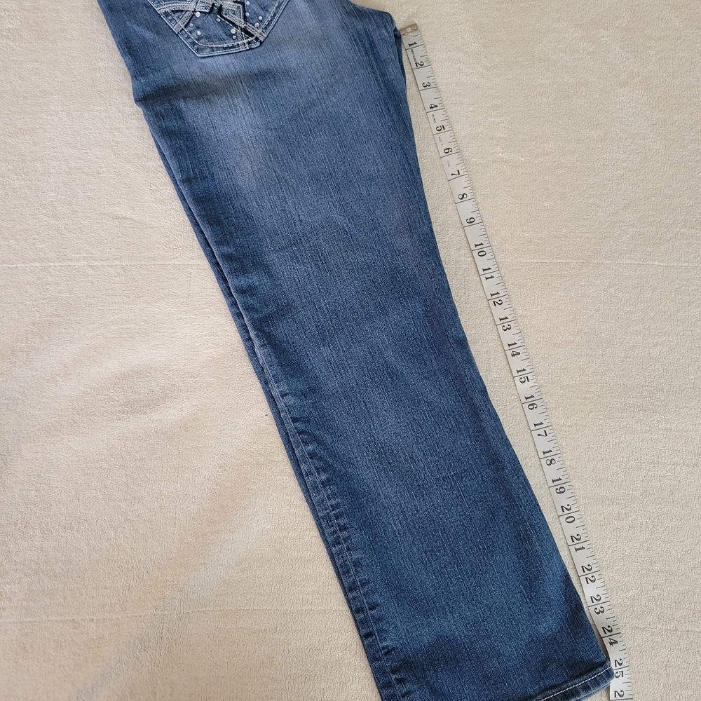 Women's APT 9 Blue Capri Jeans - Picture 6 of 8